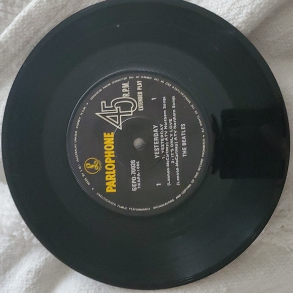 Beatles 45 - Picture 8 of 11